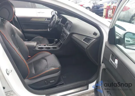 2015 Hyundai Sonata Sport 2.0T z USA, uszkodzony, nr VIN 5NPE34AB6FH083840